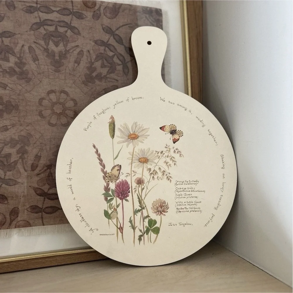 Webb & Bower Floral Round Wood Cutting Board With Handle, 12-Inch, Vintage